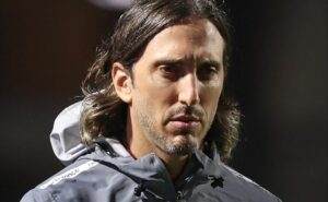 torcida do são paulo perde a paciência com zubeldía e dispara: “não sabe escalar e substituir”