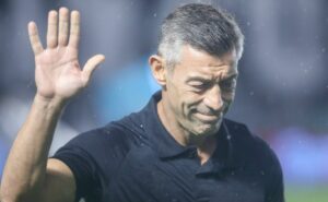 pedro caixinha demitido do cargo por marcelo teixeira não vai acontecer com apoio do elenco no santos