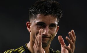 cristian olivera contratado pelo grêmio esquenta e atitude do uruguaio com a torcida chama atenção