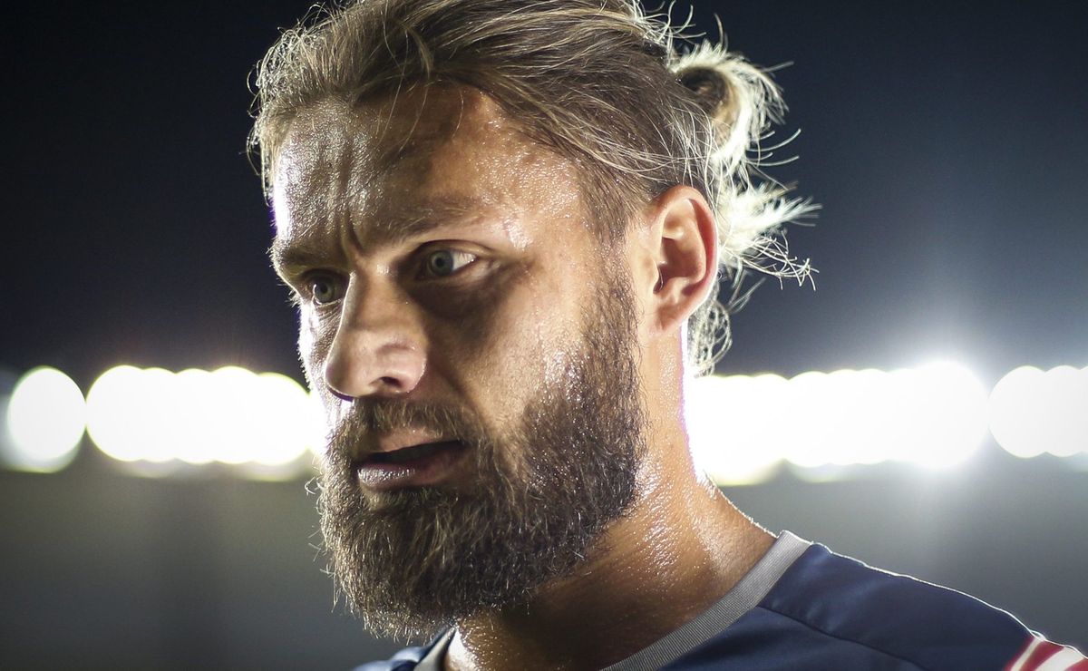 rafael sóbis sobe o tom e faz dura crítica para lyanco, do atlético mg: “fanfarrão”