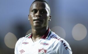 novela jhon arias chega ao fim no fluminense e mário bittencourt vai anunciar renovação