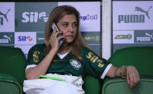 após fuchs, leila pereira avança na contratação de jogador pedido pelo abel ferreira no palmeiras