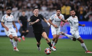 elenco do corinthians finaliza treinamento na venezuela para a sua estreia na libertadores