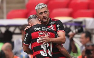 escalação do flamengo: filipe luís define força máxima e time agressivo contra o vasco