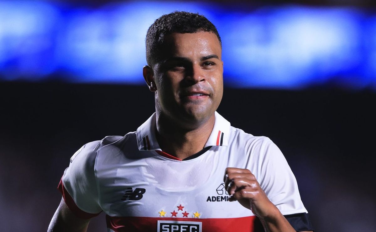 alisson sai em defesa de zubeldía no são paulo: “desnecessária”