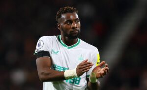 saint maximin contratado pelo napoli ita pode ajudar o grêmio a fechar com francis amuzu