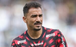 filipe luís toma decisão sobre danilo no flamengo e defensor deve ser titular contra a portuguesa