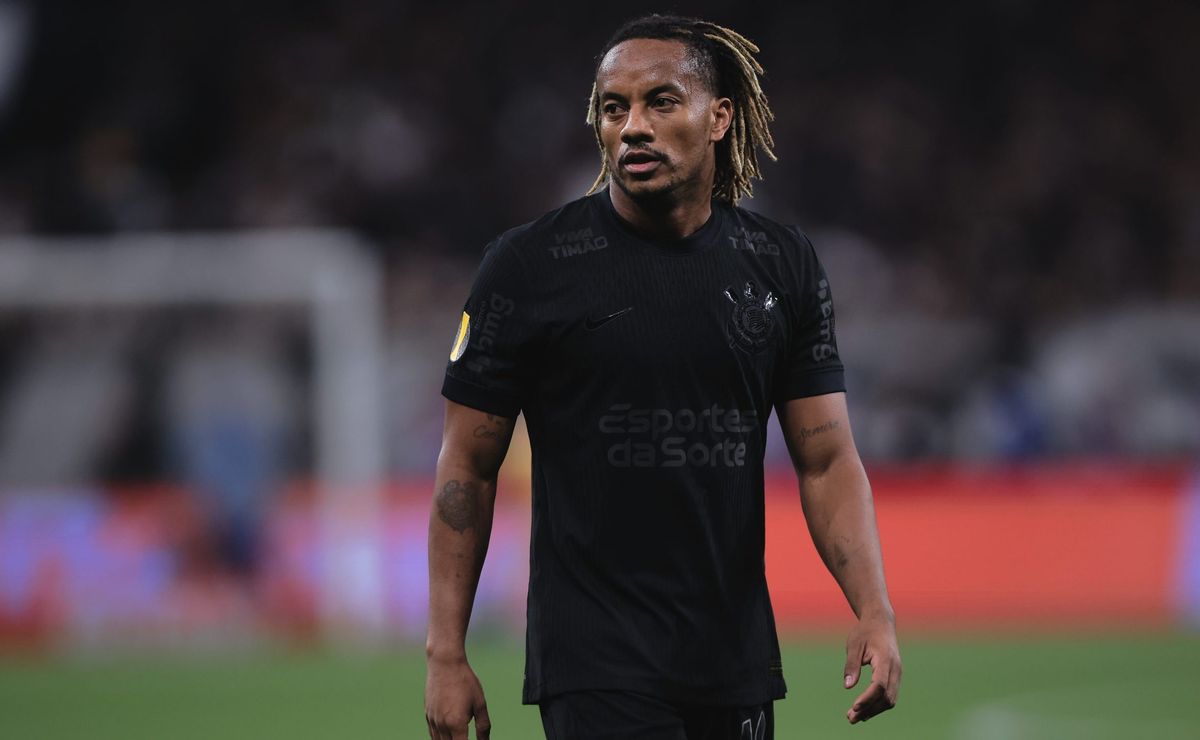 carrillo fala sobre estreia do corinthians na libertadores e cobra atenção do elenco