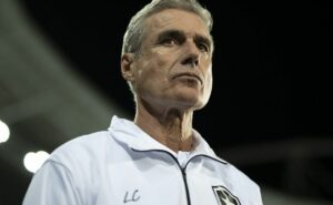 raisa simplicio diz que luís castro não deseja retornar ao botafogo neste momento