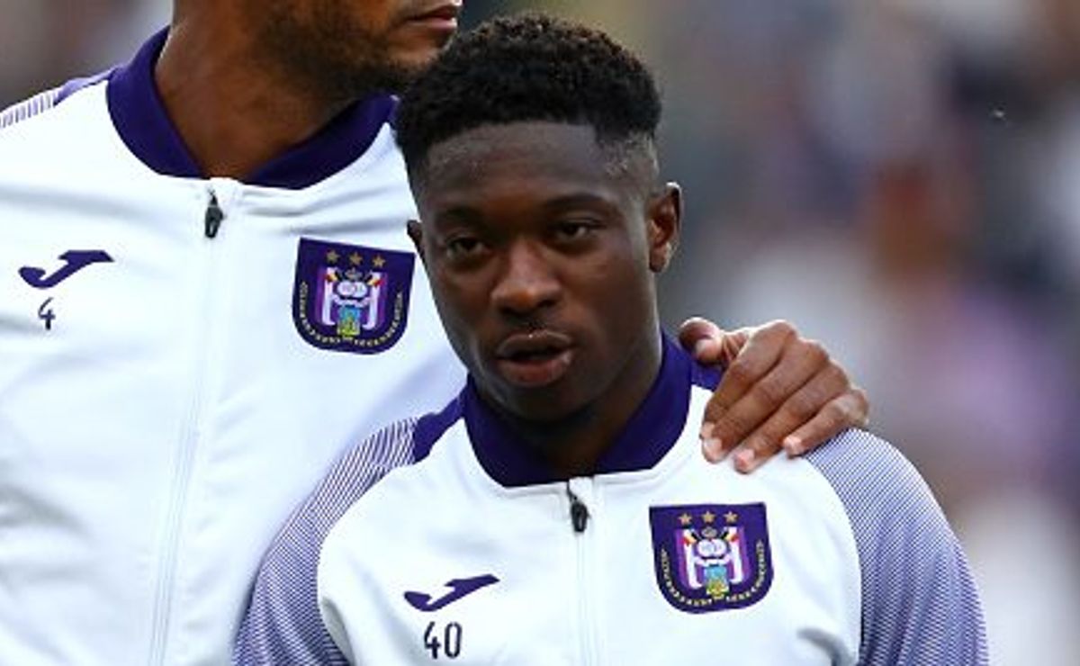 francis amuzu aceitou jogar no grêmio após salário astronômico e receberá quase r$ 1 milhão/mês