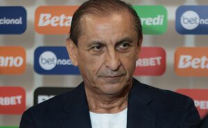 corinthians volta ao pacaembu após seis anos; último jogo no estádio foi contra o palmeiras