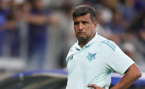 escalação do cruzeiro: wesley carvalho tem dúvida no meio campo para clássico contra o galo