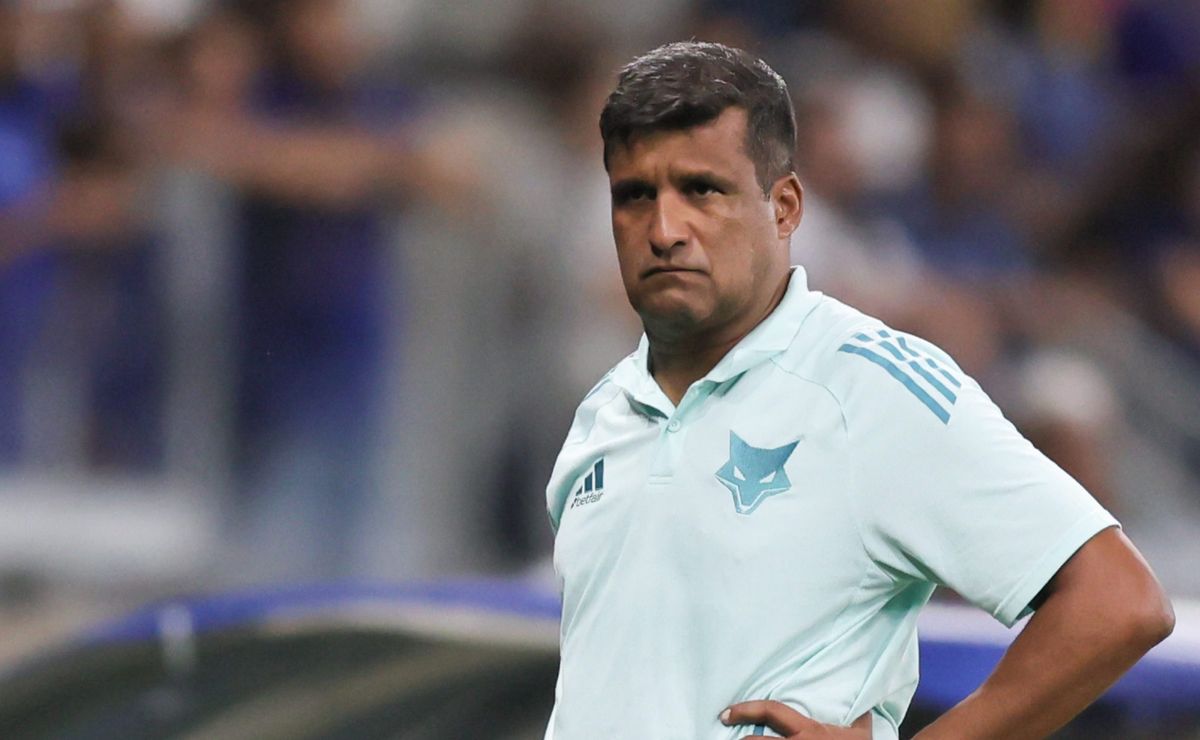 escalação do cruzeiro: wesley carvalho tem dúvida no meio campo para clássico contra o galo