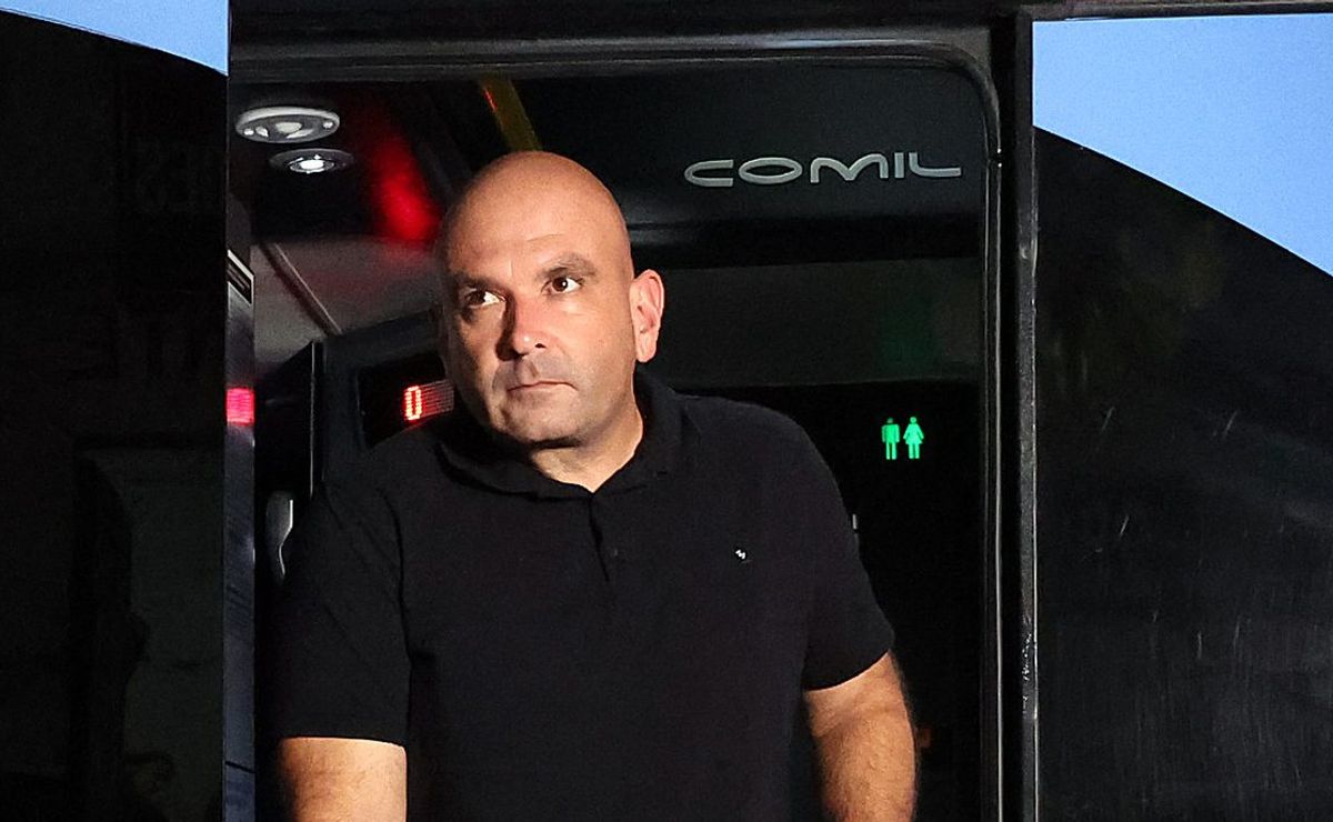 carlos leiria errou no botafogo e prejudicou a equipe, crava comentarista: “foi erro, equívoco”