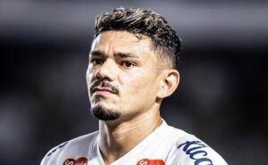 descoberta envolvendo tiquinho soares após santos x noroeste pode complicar vida de caixinha