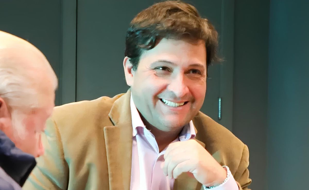 alberto guerra informa quinteros que novos reforços podem chegar ainda nesta janela de transferências