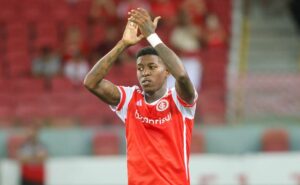 internacional promove ação especial contra o racismo antes de duelo com monsoon no beira rio