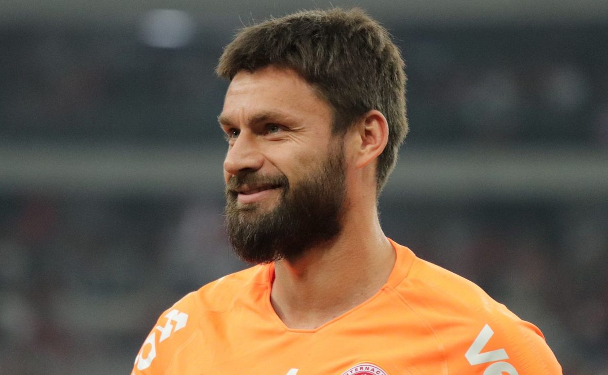 rafael sóbis discorda da volta do lateral direito william ao internacional