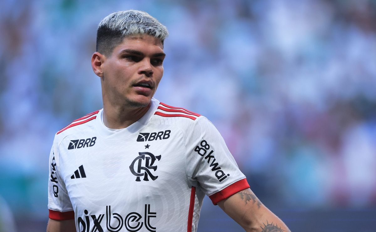 escalação do flamengo: ayrton lucas vira problema e pode provocar mudanças em dois setores