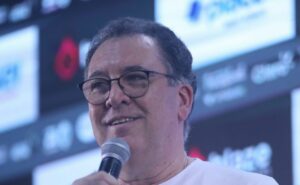 santos de marcelo teixeira oferece r$ 46 milhões por meio campista e o racing recusa