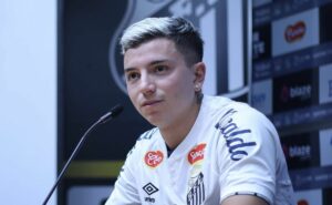 barreal se recupera após lesão e projeta estreia no santos: “já estou pronto para jogar”