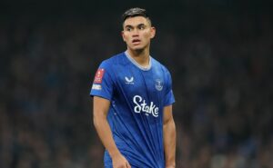 flamengo avalia situação de alcaraz no everton e condição chega a diretoria de bap