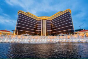 wynn macau reports decline in operating revenue for q4