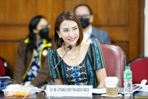 the philippines receives 1.17m visitors in first two months of the year