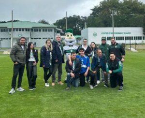 de pai para filho: patrocinadora do coritiba promove ação com torcedores em referência ao dia dos pais