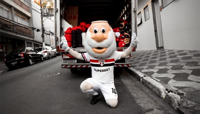 bet patrocinadora do são paulo doa mais de 2 mil sacos de dormir