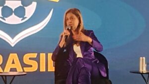 após troca de farpas, bap e leila pereira se encontram no summit cbf academy, mas não fazem debate