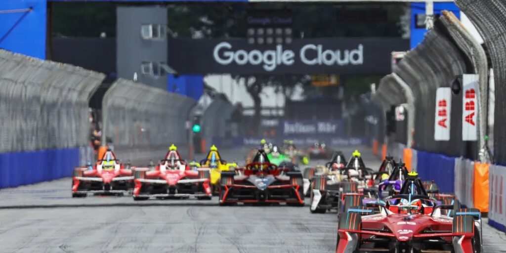 fórmula e expande parceria com google cloud para ampliar aplicação de ia dentro e fora das pistas