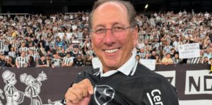 john textor tem afastamento da eagle confirmado, mas diz ter “se reconduzido” à diretoria