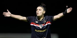 new balance projeta receita de us$ 10 bilhões em 2026