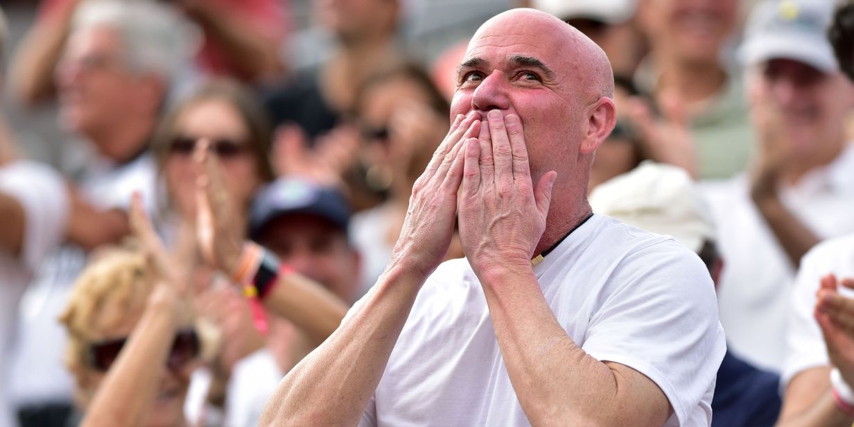 andre agassi cancela participação em jogos de exibição no la open após lesão