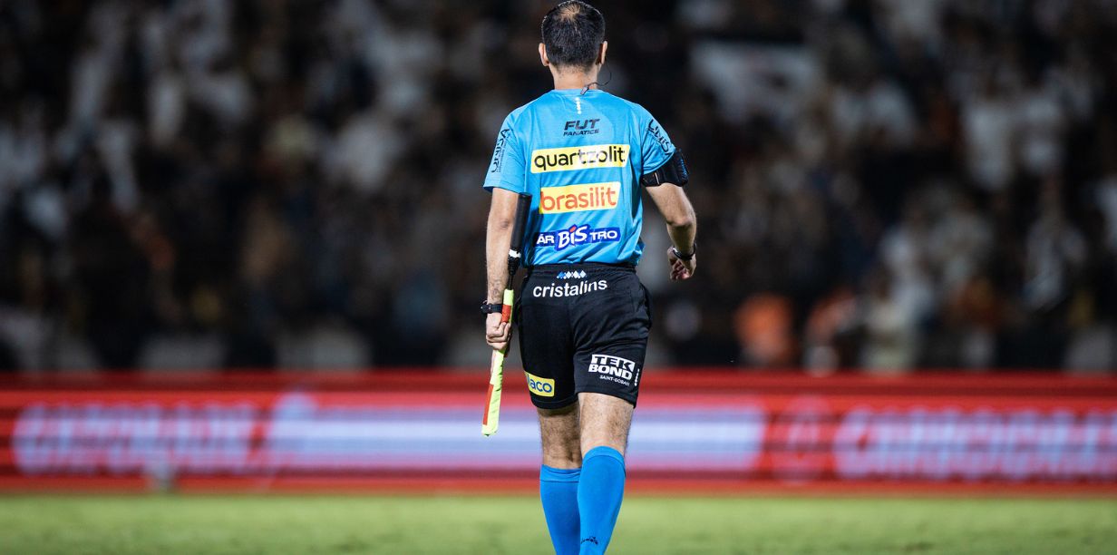 var faz árbitros irem de “vilões” do jogo a vitrines para as marcas