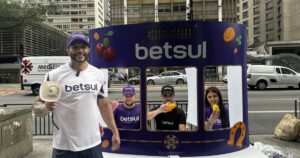 saiba como foi a ativação que criou um “slot humano” na avenida paulista