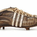 das botas de trabalho às travas rosqueáveis: a evolução das chuteiras nas primeiras copas do mundo