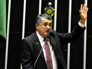 ministro josé guimarães avalia que dificilmente o congresso aceitará proibir as apostas no brasil