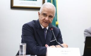 câmara pressiona apple a liberar apps de apostas regularizadas no brasil