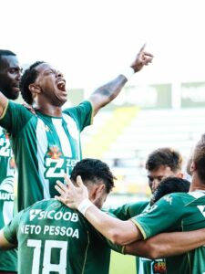 jogador da chapecoense é denunciado pelo mp rs por suspeita de manipulação de resultados