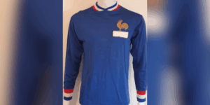 a evolução das camisas das seleções campeãs mundiais ao longo das copas do mundo: frança