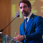 governador do rio grande do sul sanciona lei que restringe publicidade de apostas