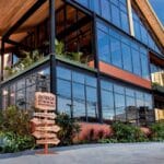 outback steakhouse entra na casa cazétv como patrocinador com cardápio personalizado