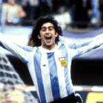 a evolução das camisas das seleções campeãs mundiais ao longo das copas do mundo: argentina
