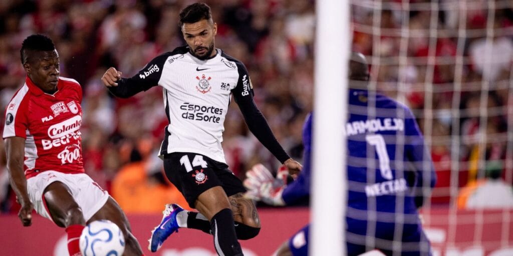 flamengo, corinthians e palmeiras aumentam distância como camisas mais valorizadas do brasil