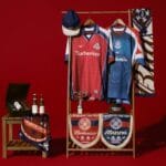 budweiser e mizuno lançam coleção de vestuário inspirada na cultura do futebol clássico