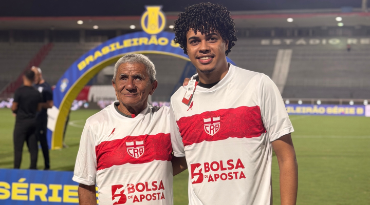 plataforma de trade esportivo leva torcedor cego do crb para realizar sonho de acompanhar jogo no estádio